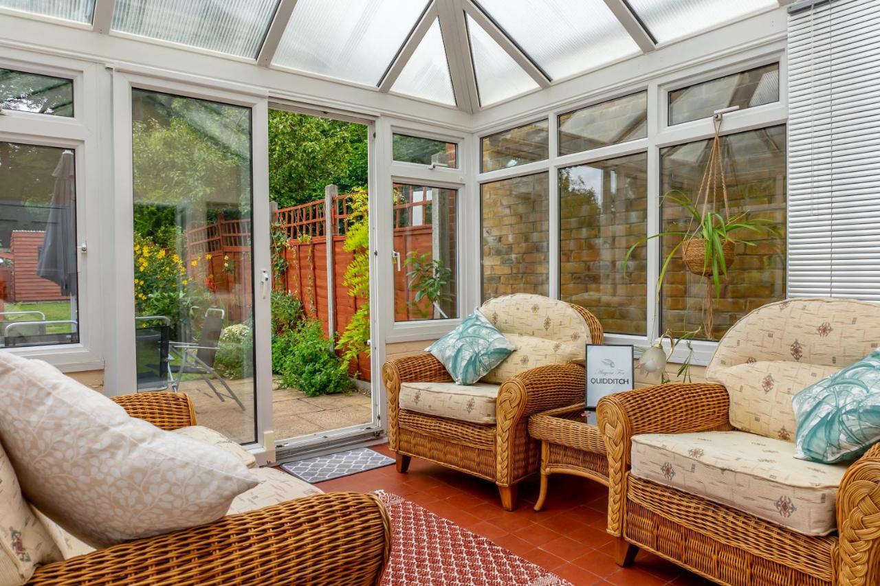 Red Cherry House Watford  Exterior foto